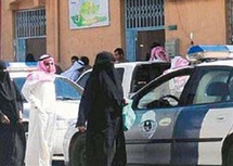 بدأت أعمال الشغب باعتراضات من طالبات على ما وصفنه بسوء معاملة المديرة وإساءاتها المتكررة