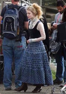 مشهد من فيلم اليس في بلاد العجائب