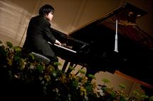 العازف العالمي نوبويوكي تسوجي