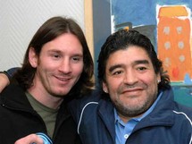 النجم الارجنتيني  دييغو مارادونا