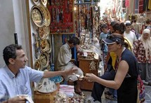 سوق للصناعات التقليدية في تونس العاصمة