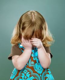 طفلة في السادسة تتعرض لاعتداءات جنسية من زملائها الصغار بمدرسة في بريطانيا