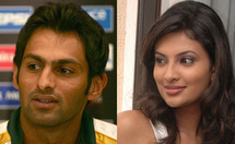 لاعب الكريكيت الباكستاني شعيب مالك و نجمة التنس الهندية سنية ميرزا .. و شائعات بالزواج