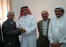 عبد الحميد أحمد أمين عام جائزة العويس يكرم عبد العزيز المقالح عبد الحميد أحمد أمين عام جائزة العويس يكرم عبد العزيز المقالح