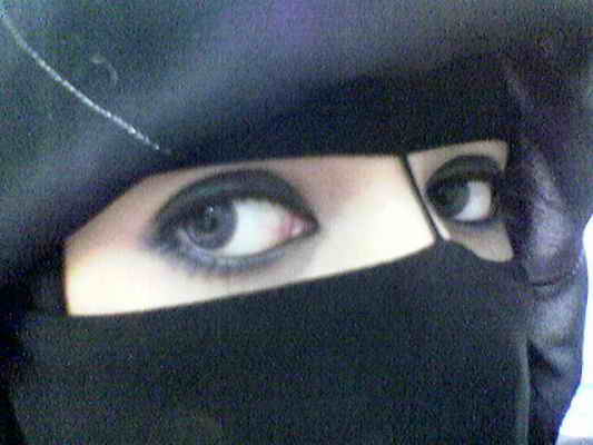 اعتقال سعودية تعرض نفسها "لممارسة الجنس"والبدء بجلد "ملازم البلوتوث" في جدة اعتقال سعودية تعرض نفسها "لممارسة الجنس"والبدء بجلد "ملازم البلوتوث" في جدة