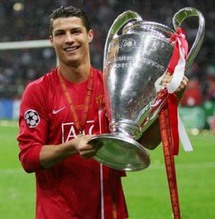 مهاجم ريال مدريد الاسباني اللاعب البرتغالي كريستيانو رونالدو