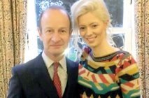 بولتون وصديقته