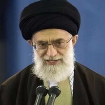 المرشد الاعلى للثورة الاسلامية في إيران آية الله علي خامنئي المرشد الاعلى للثورة الاسلامية في إيران آية الله علي خامنئي