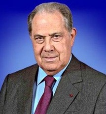 وزير الداخلية الفرنسي الأسيبق شارل باسكوا وزير الداخلية الفرنسي الأسيبق شارل باسكوا