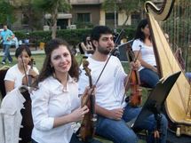 برنامج "موسيقى على الطريق" يقيم حفلا فنيا بذكرى الجلاء في ساحة المسكية بدمشق