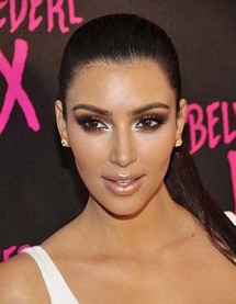 الممثلة وعارضة الأزياء الأمريكية كيم كردشيان