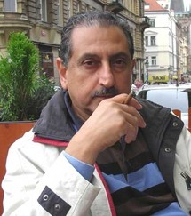 الكاتب والشاعر اللبناني عقل العويط