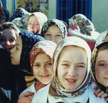 طالبات محجبات من كوسوفو