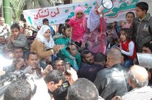 العمال المصريون في اعتصام مفتوح أمام مجلس الشعب