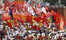 قال منظمو التظاهرة انها جمعت نحو 300 الف شخص قال منظمو التظاهرة انها جمعت نحو 300 الف شخص