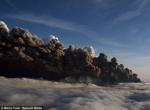 إغلاق مطارات في بريطانيا وجمهورية أيرلندا بسبب الرماد البركاني