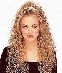 تتركز معظم شكاوى النساء من شعرهن فى انه ضعيف للغاية أو ناعم بصورة مبالغ فيها