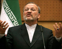 وزير الخارجية الايراني منوشهر متكي