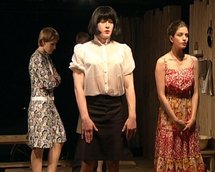 المحمية" سرد ممسرح يحاكي "اليس في بلاد العجائب" بتصور روسي ومخيلة عبثية 