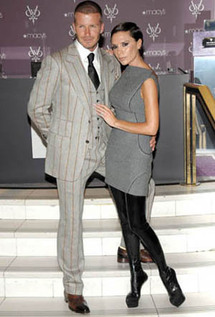 فكتوريا بيكهام مع زوجها نجم كرة القدم ديفيد بيكهام