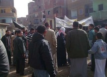 جانب من احتجاجات أهالي جزيرة محمد وقرية طناش جانب من احتجاجات أهالي جزيرة محمد وقرية طناش