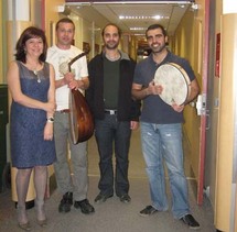 يجتمع موسيقيون نمساويون مع مهاجرين في مسعى لمساعدتهم والتواصل معهم عبر الموسيقى