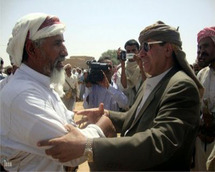 نائب رئيس الوزراء اليمني يقدم العزاء لوالد جابر الشبواني نائب رئيس الوزراء اليمني يقدم العزاء لوالد جابر الشبواني