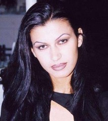 الممثلة البنانية نادين الراسي