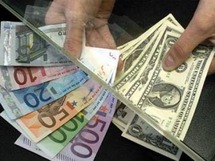انخفض اليورو عقب أنباء محبطة من سوق العمل الأمريكي ومشاكل ديون أوروبية جديدة انخفض اليورو عقب أنباء محبطة من سوق العمل الأمريكي ومشاكل ديون أوروبية جديدة
