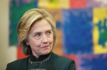 حذف فيديو جنسي مزيف لهيلاري كلينتون وحظر المئات بسببه