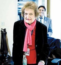 الصحفية الأميركية هيلين توماس الصحفية الأميركية هيلين توماس