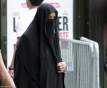 حتى أنت يا برشلونة.... اول مدينة اسبانية كبيرة تحظر ارتداء النقاب في المباني العامة