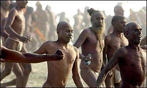 موظف جمارك " نيوزيلندي " مثلي يفضل فحص الركاب الرجال كما ولدتهم امهاتهم 