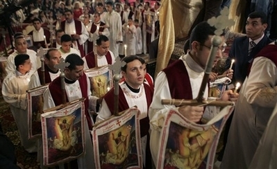 الفاتيكان ينفي اعادة تأهيل أسقف متهم بتجاوزات جنسية وعلاقات مثلية