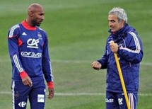 اللاعب الفرنسي نيكولا انيلكا  ومدرب المنتخب