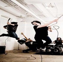 أنكر المتهمون أنهم الأشخاص المصورين في شريطي الفيديو وقالوا إنهم ضحايا تلاعب بالصور