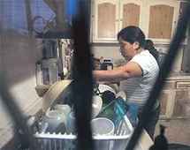 حكم بالسجن في حق لبنانية بتهمة ضرب عاملتها سريلانكية