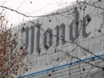 قطار إنقاذ برايات حمراء .... لوموند العريقة بايدي ثلاثي خارج عن المألوف ومعروف بيساريته   