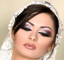 التجميل يحقق للمرأة حالة من الرضا و التوازن النفسي