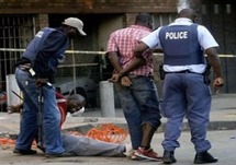 يتهم السكان المهاجرين الأجانب باقتناص فرص العمل والتورط في جرائم