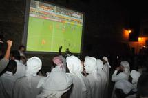 حضور اماراتي وخليجي مكثف امام شاشات المونديال في اصيلة