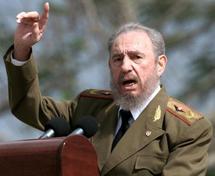 فيدل كاسترو الزعيم التاريخي لكوبا
