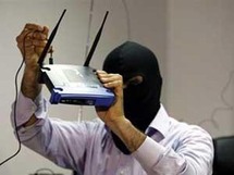 هناك شبهة بغياب تقنيين من شركات الاتصالات بعد انكشاف أمرهم هناك شبهة بغياب تقنيين من شركات الاتصالات بعد انكشاف أمرهم