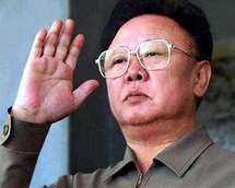 الزعيم الكوري الشمالي كيم جونغ ايل