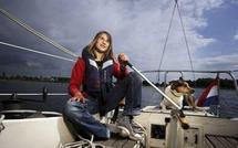 محكمة هولندية تسمح  للمراهقة  لاورا بجولة بحرية منفردة عبر العالم في قارب شراعي 