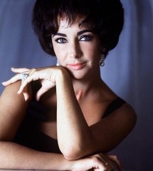 أسطورة هوليوود الشهيرة إليزابيث تايلور