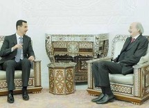 الرئيس السوري بشار الاسد والزعيم الدرزي وليد جنبلاط
