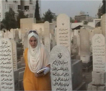 رشا فاضل " مجنونة الشاعر- الا نسان "تذرف دموع الحنين عند قبر نزار قباني في دمشق 