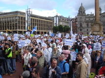 اكثر من 1300 شاب مسلم شاركوا في "مخيم صيفي ضد الارهاب" في بريطانيا