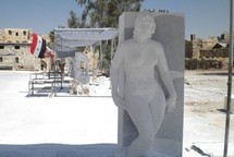 عشر منحوتات أنثوية حصيلة ملتقى النحت الواقعي يبدعها فنانون عالميون في قلعة دمشق
